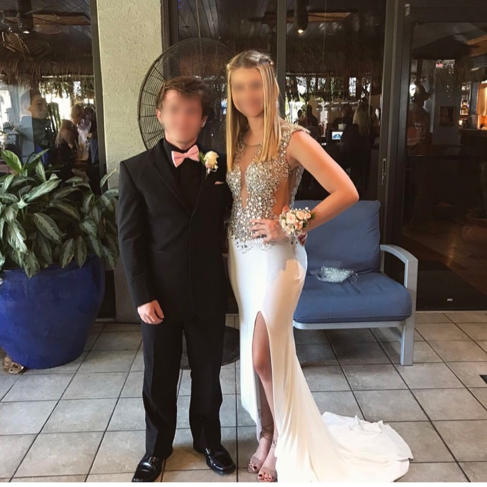 PROM DRESS - Picture 4 of 4